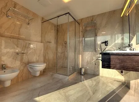 Zur Burg Hotell Kaprun