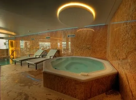 Zur Burg Hotell