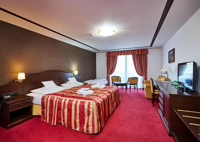 Zur Burg Hotel 4*